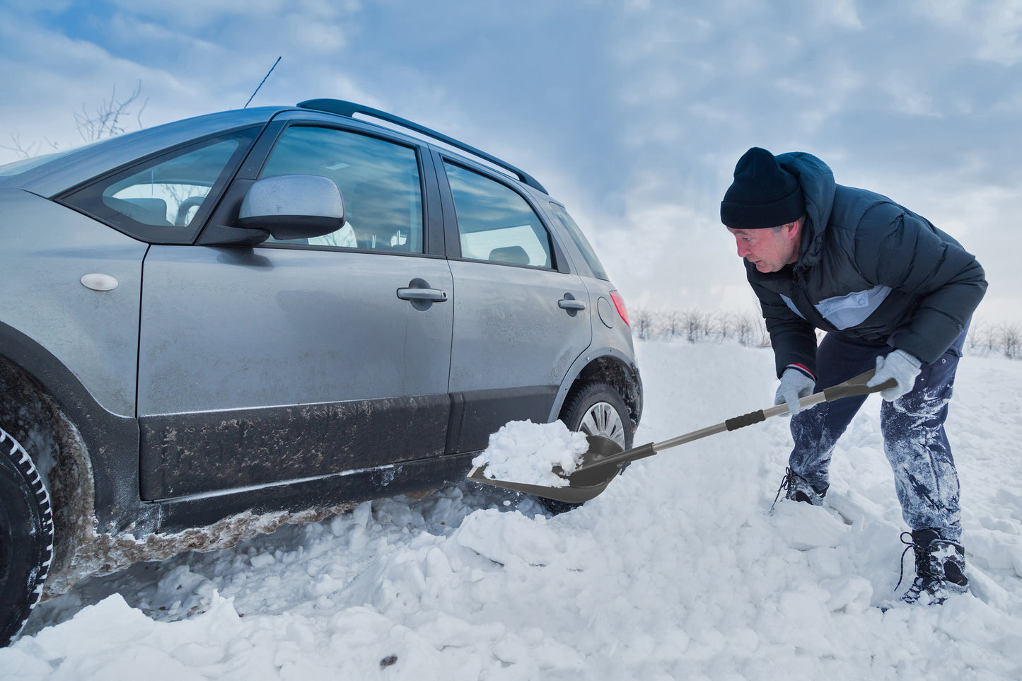 14" Wide Black Scooper Snow Shovel with Metal Handle and Comfort Grip.