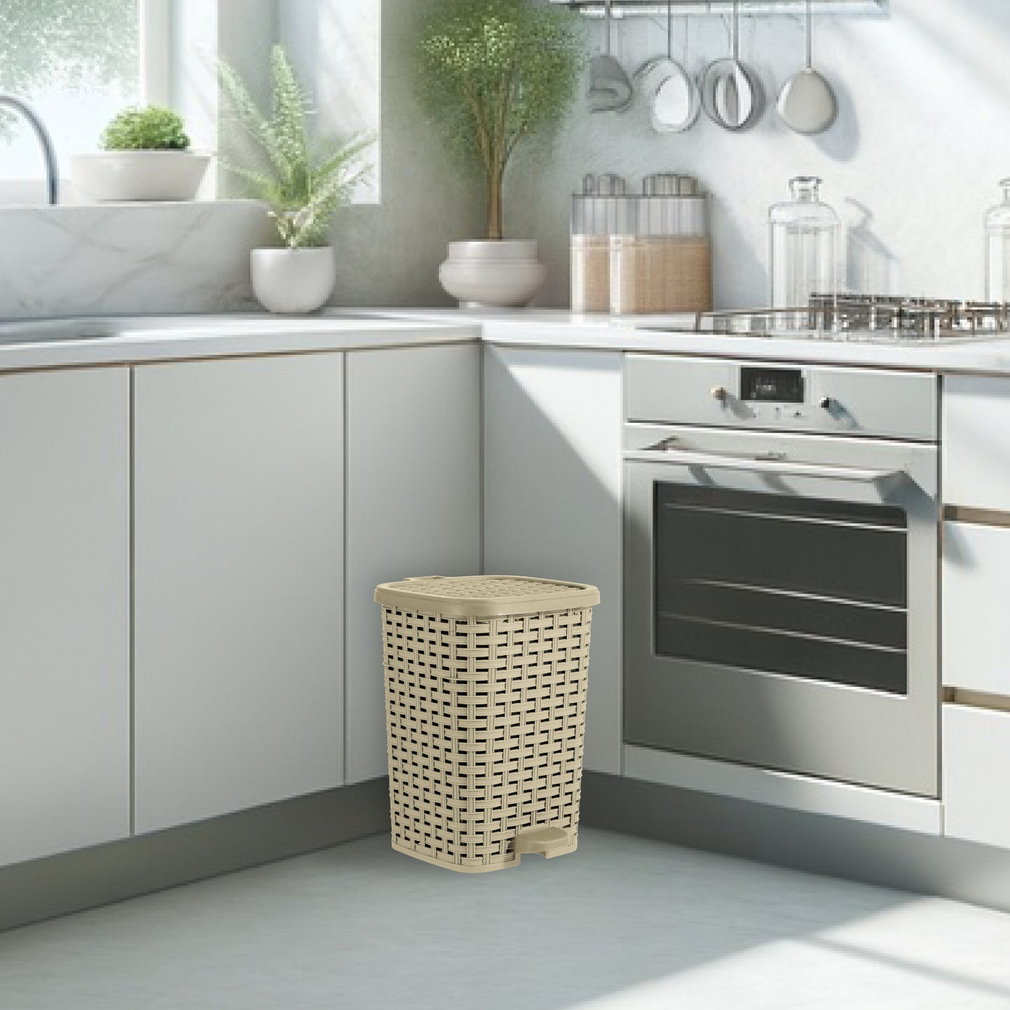 Step-On Trash Can, Wicker Style - Beige 12 qt