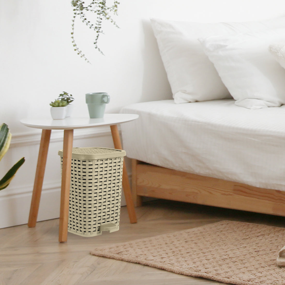 Step-On Trash Can, Wicker Style - Beige 12 qt