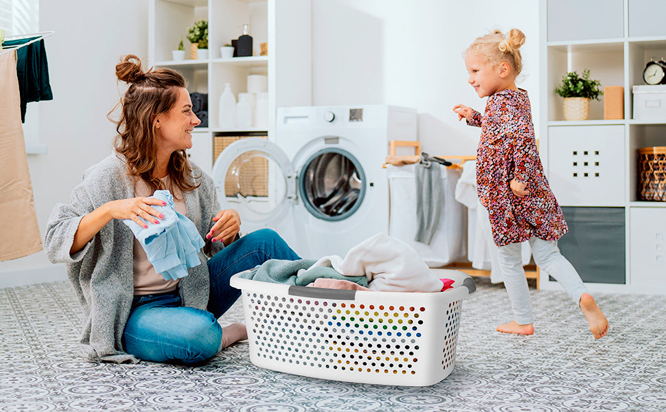 Hip Hugger Laundry Basket, 54 Liter