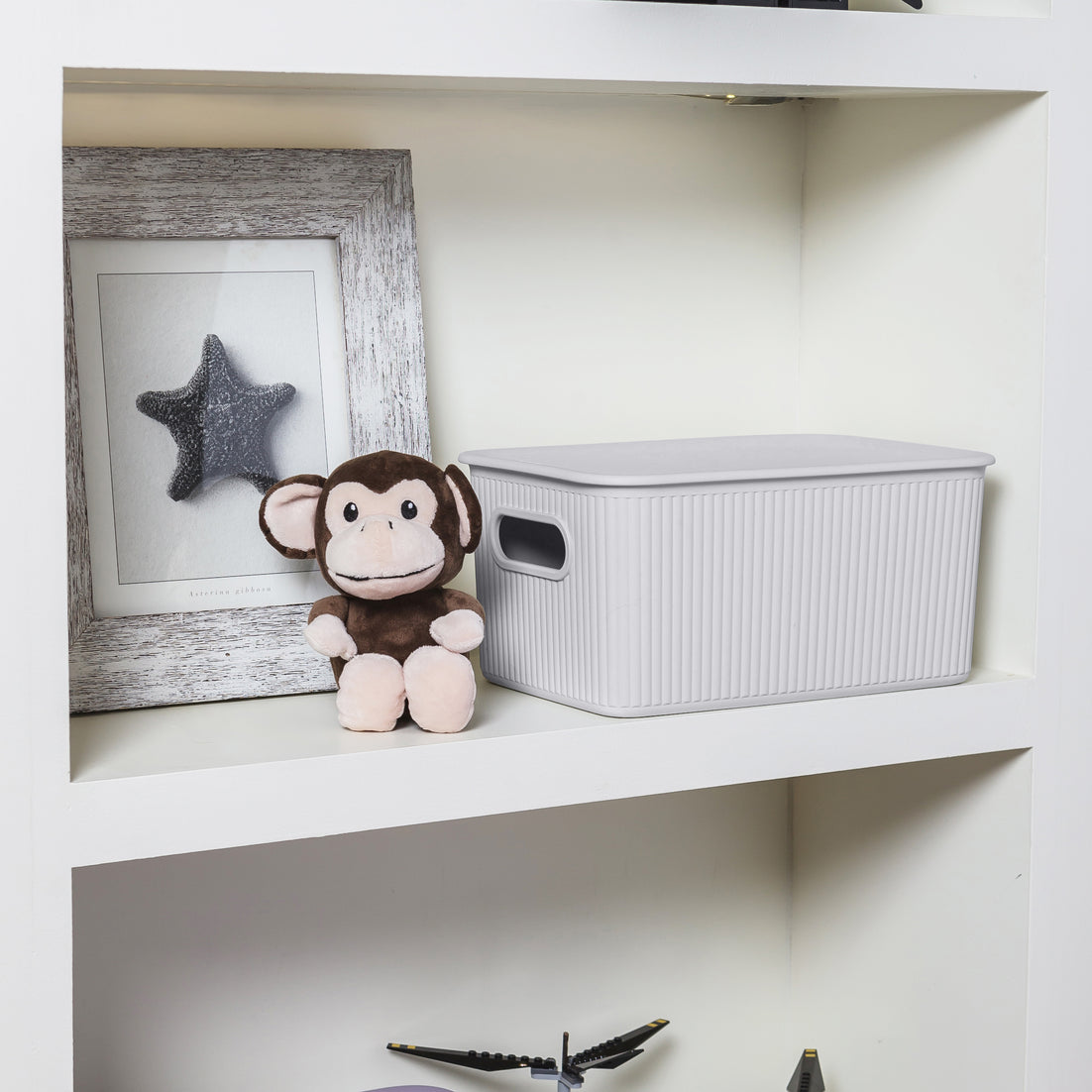 15 Liter Ribbed Storage Bin White Smoke