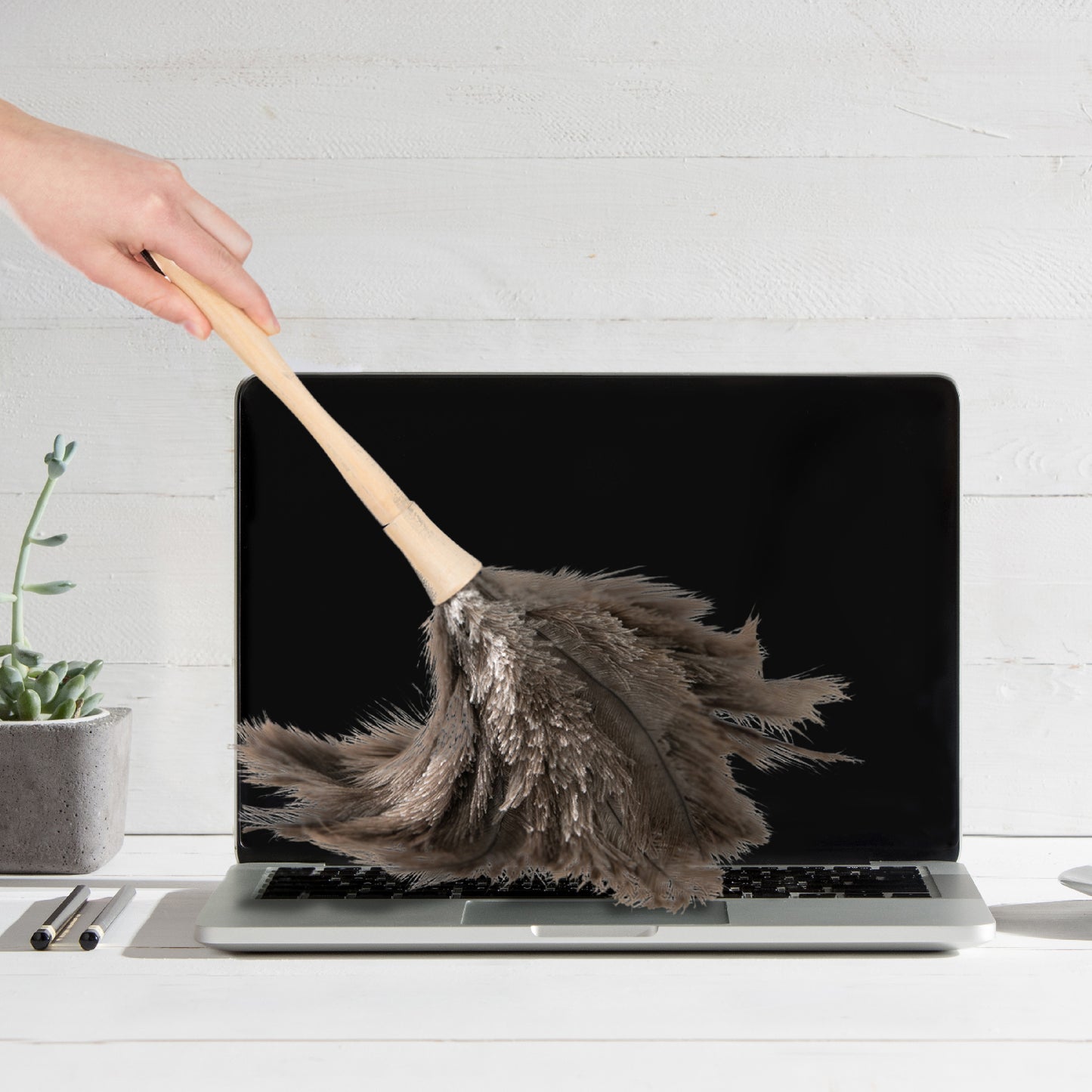 Superio Ostrich Feather Duster